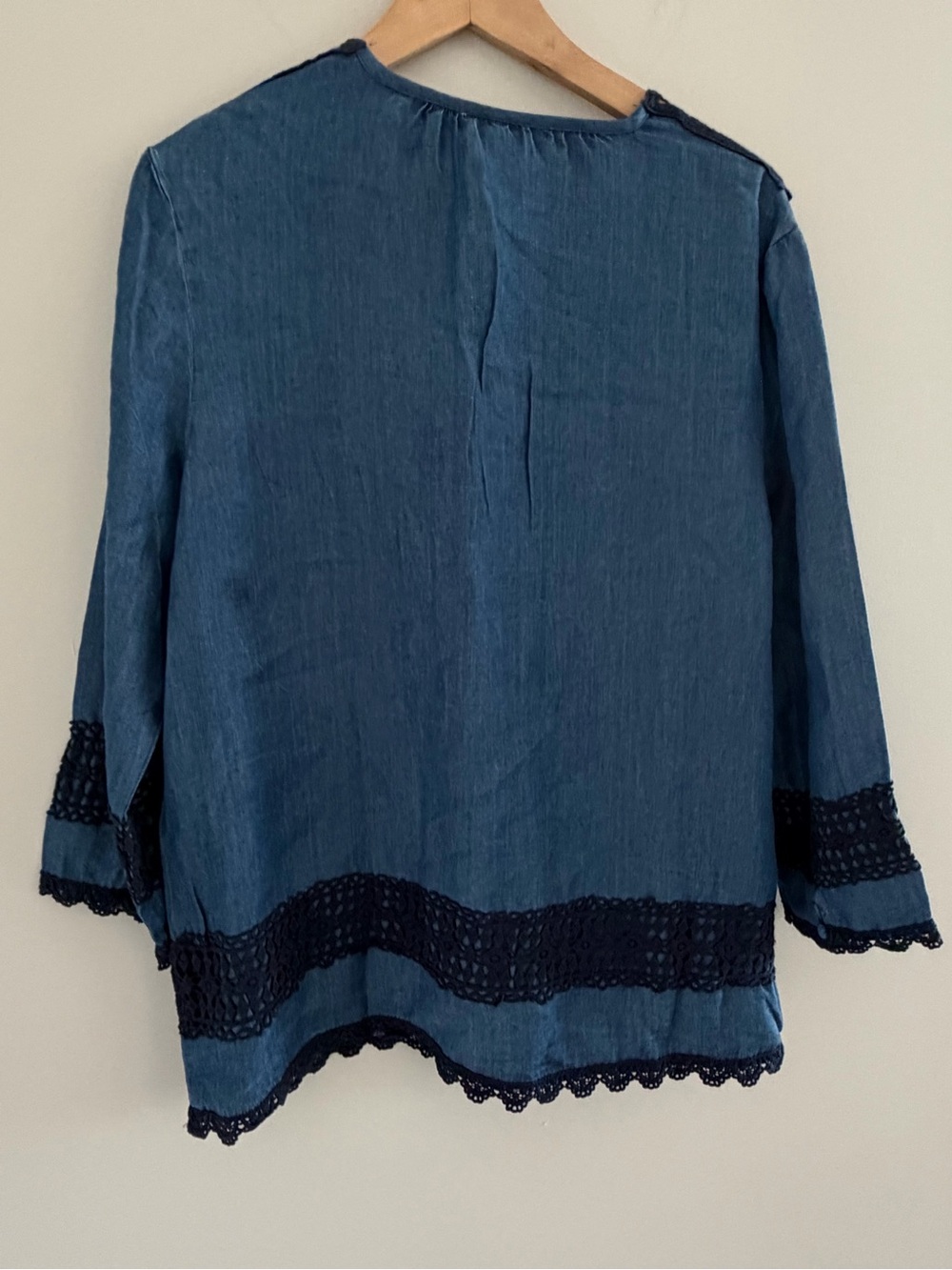 NWT Nanette Lepore Chambray Tencel Lace Trim Boho Tunic Blouse Womens L Blue - Picture 9 of 10
